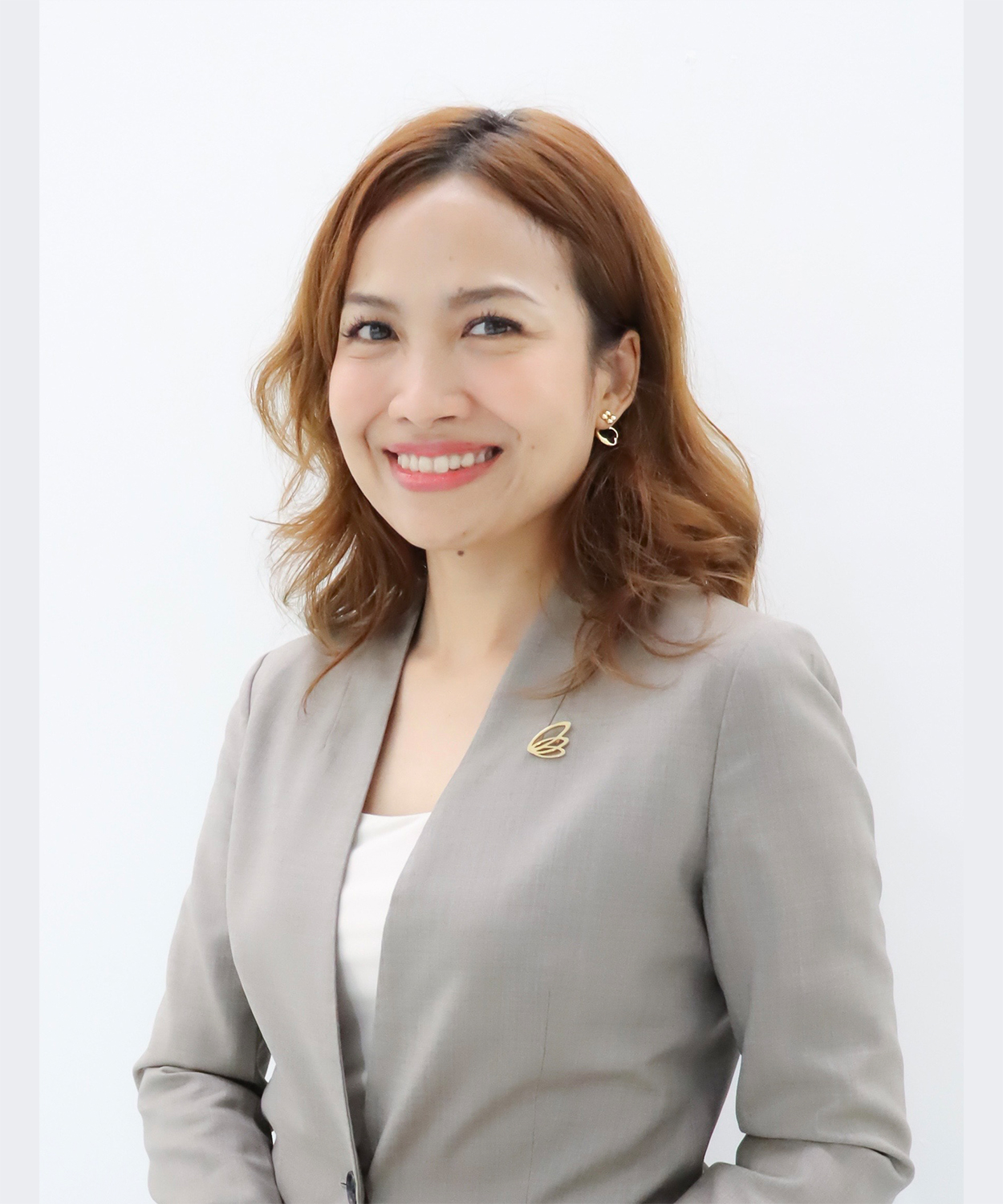 Mrs. Suthasinee<br />Yoshii